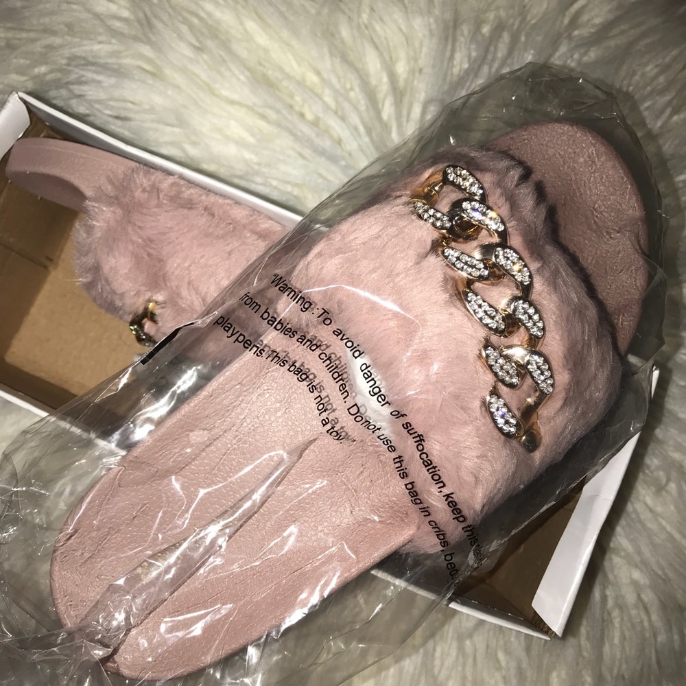 Shiekh Fur Sandals With Chain💕🔗